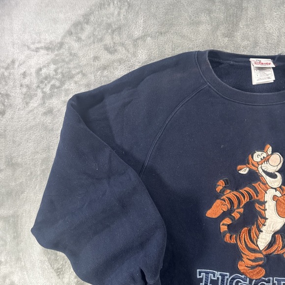 Vintage Disney Store Tigger Crewneck Sweater Men's Small Navy Cute Cartoon 90s - Picture 6 of 15